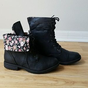 Black Combat Floral Boot